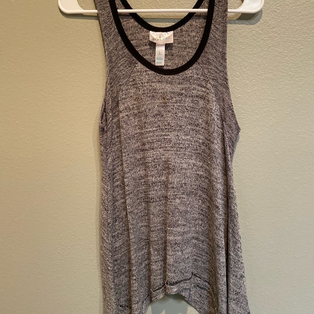 Sleeveless shirt